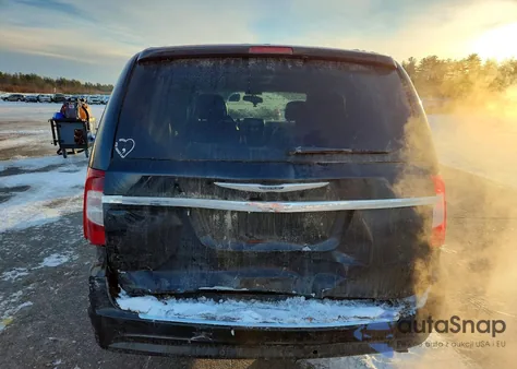 2012 Chrysler Town & Country Touring L z USA, uszkodzony, nr VIN 2C4RC1CG8CR105893